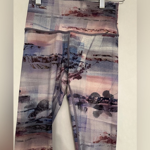 Lululemon Wunder Under Crop High-Rise Luxtreme 21" Sunrise Silhouette Multi Sz 4 - Picture 13 of 15